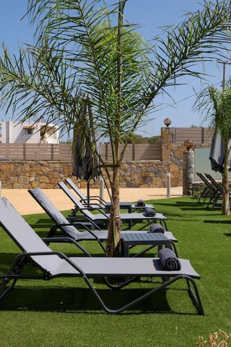 Comfy Apartmt Near Beach With Pool Dining Area Apartamento Stavromenos Exterior foto